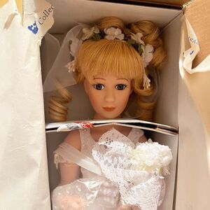 🆕 ROYALTON COLLECTION A SPRING BRIDE ALEXIS PORCELAIN DOLL